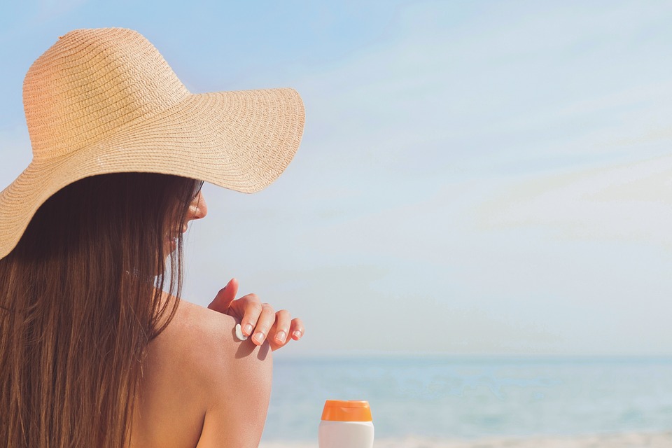 How to get glowing skin in summer with these easy tips?