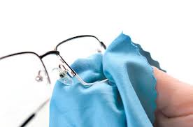cleaning your eyeglasses